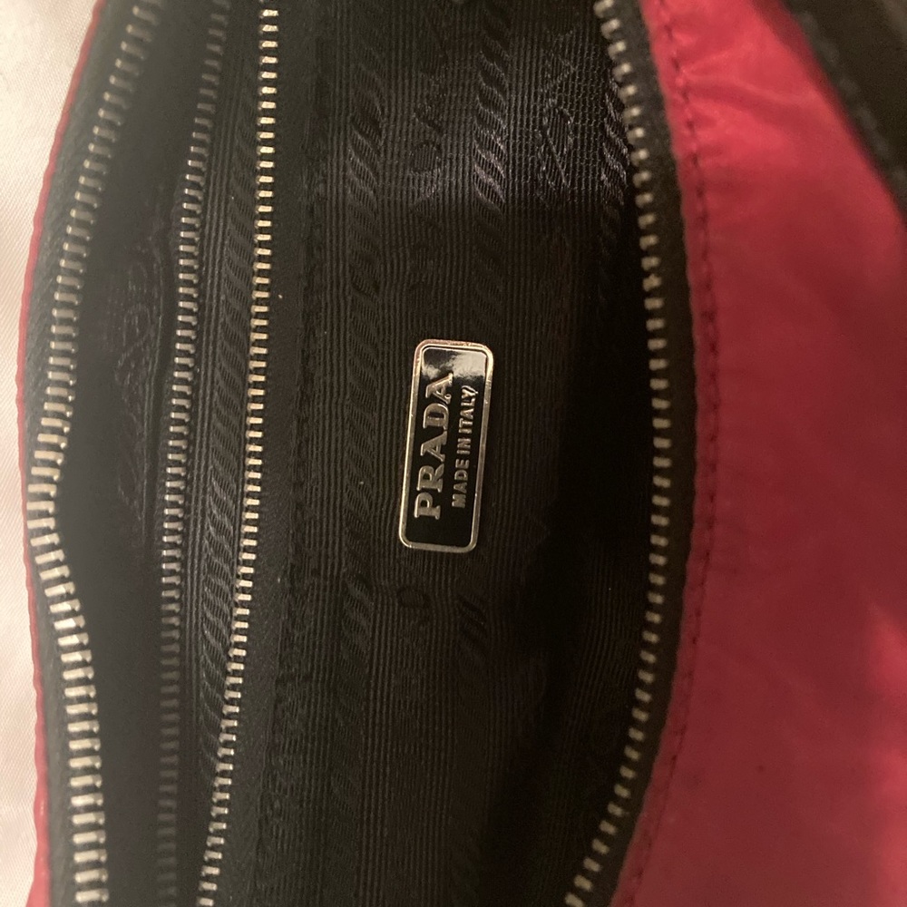 Vintage PRADA red pochette bag - Picture 7 of 10